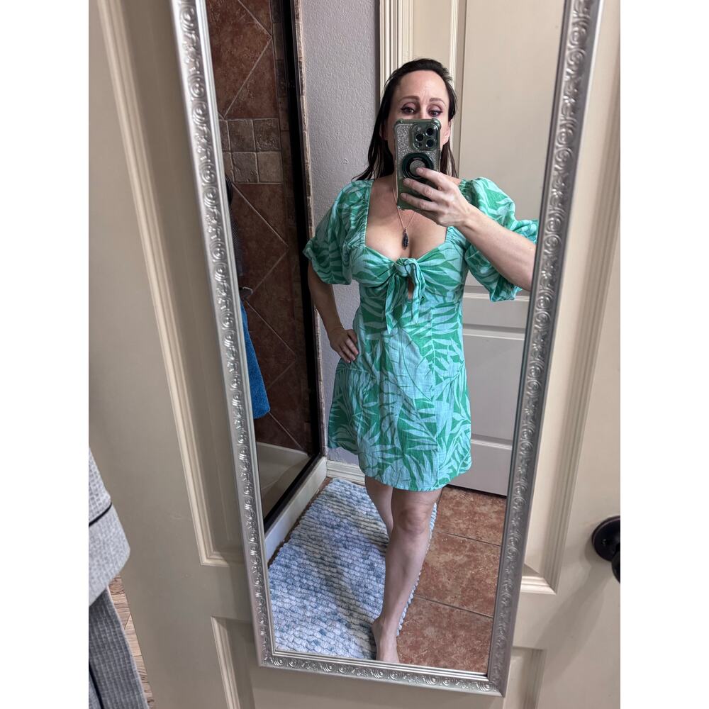 Green floral billabong mini dress with tie front S